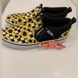Vans black & yellow sunflowers slip on size 4.5